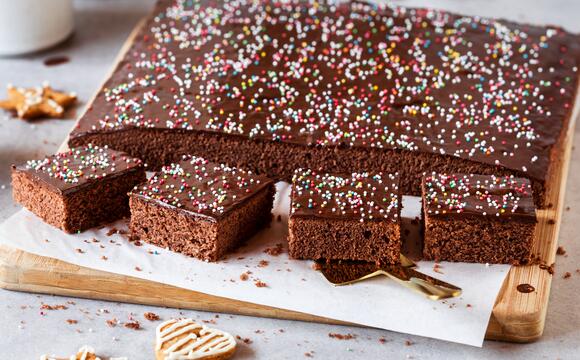 Lebkuchen vom Blech mit bunten Streuseln