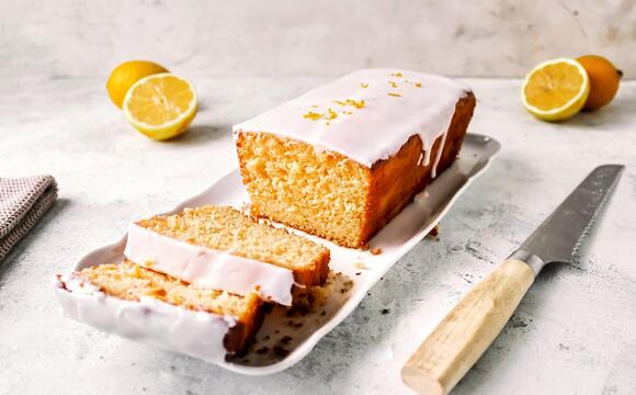 Zitronenkuchen mit Zuckerguss