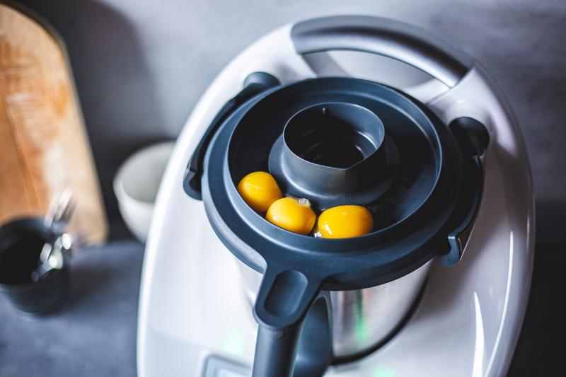 Eier trennen mit Mixdeckel des Thermomix®