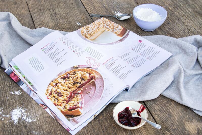 Hier sind zwei von sechs Streuselkuchenvarianten aus der Sommerausgabe von mein ZauberTopf zu sehen