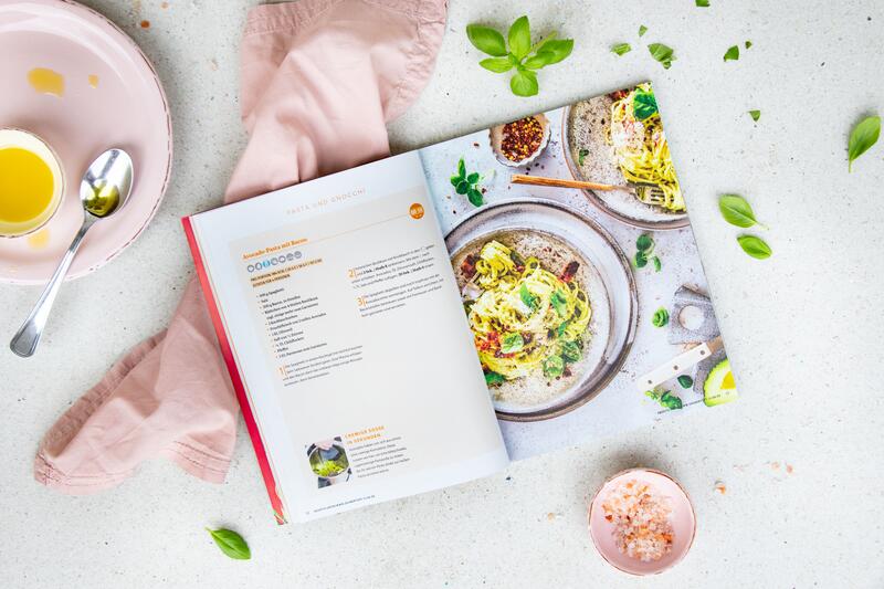 Rezeptseite mit Nudeln in der Gold-Edition 3-23
