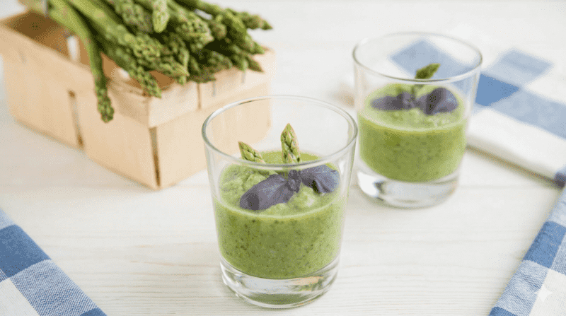 Spargel-Smoothie, zwei Gläser
