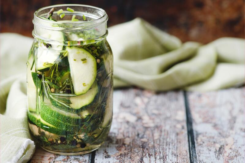 Zucchini in Kräutermarinade 