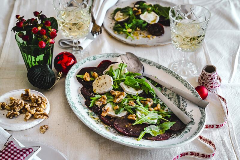Rote Bete mit Rucola und Walnüssen