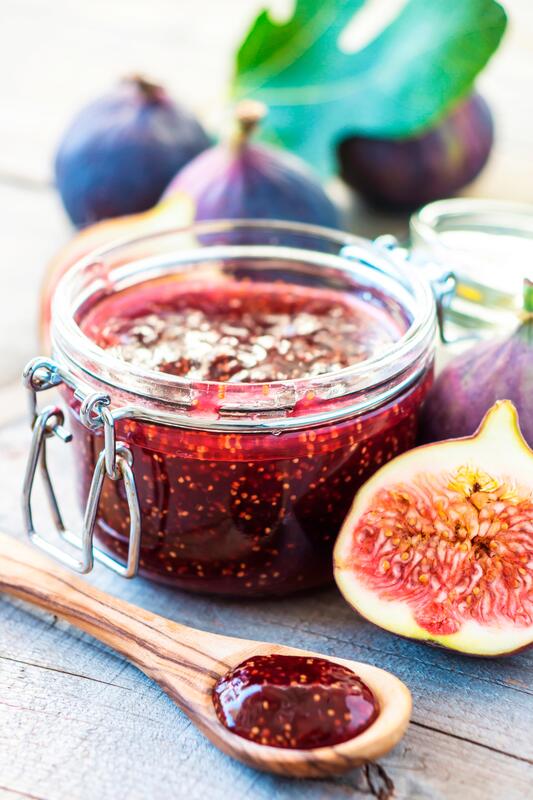 Feigenkonfitüre in verschließbarem Glas