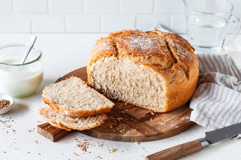 Angeschnittene Dinkel-Joghurtkruste