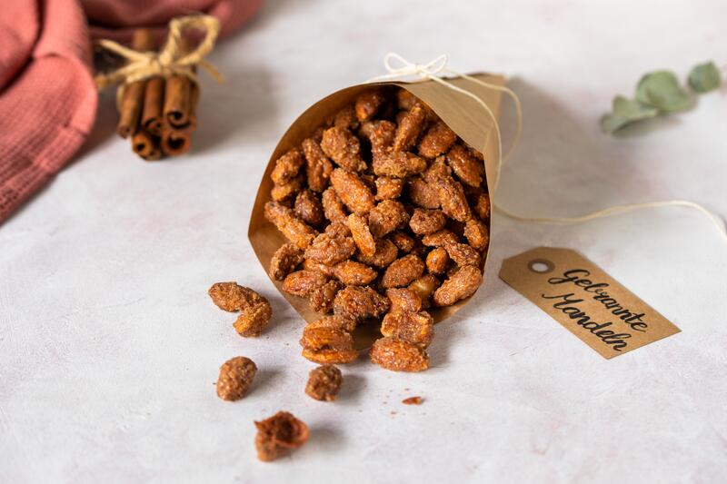 Gebrannte Mandeln in einer Türe