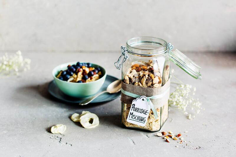 Porridge Mischung in großem verschließbaren Glas