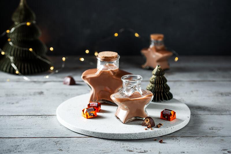 „Ferrero”-Küsschen-Likör in sternförmigen Glasflaschen