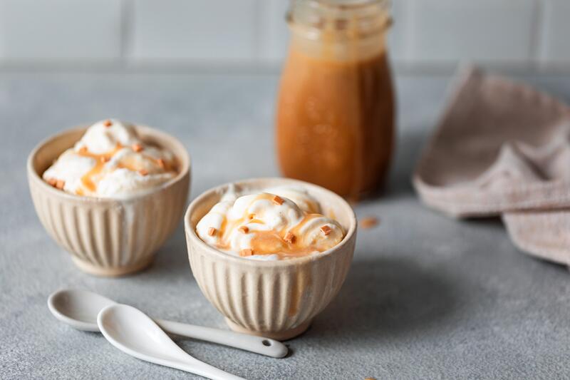 McSundae® Eis wie von McDonald's in zwei Schalen