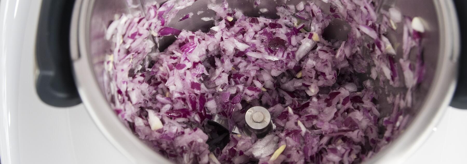Zwiebeln hacken mit dem Thermomix® – so gehts!
