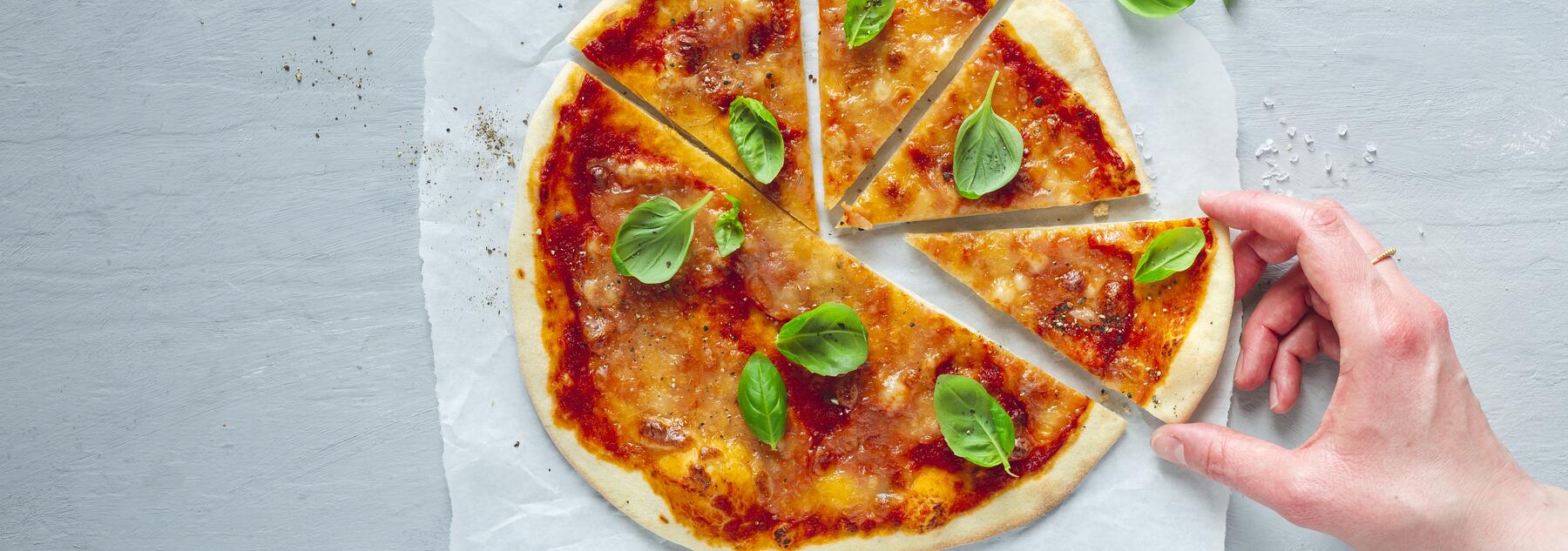 So einfach kannst du deinen Pizzateig vorbacken