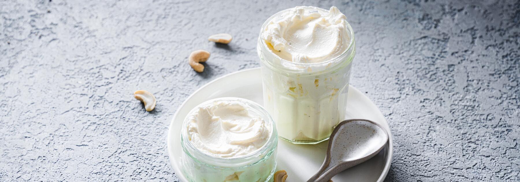 Veganer Frischkäse –  die besten Fertigprodukte und dein Rezept zum selber machen!