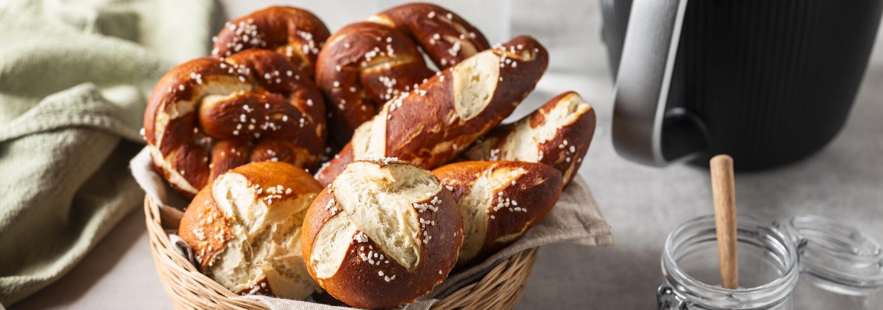Natronlauge für Brezeln – so gehts! 🥨