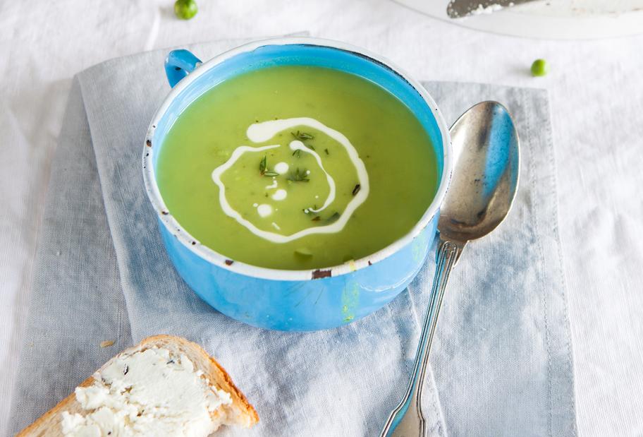 Cremige Erbsen-Zucchini-Suppe