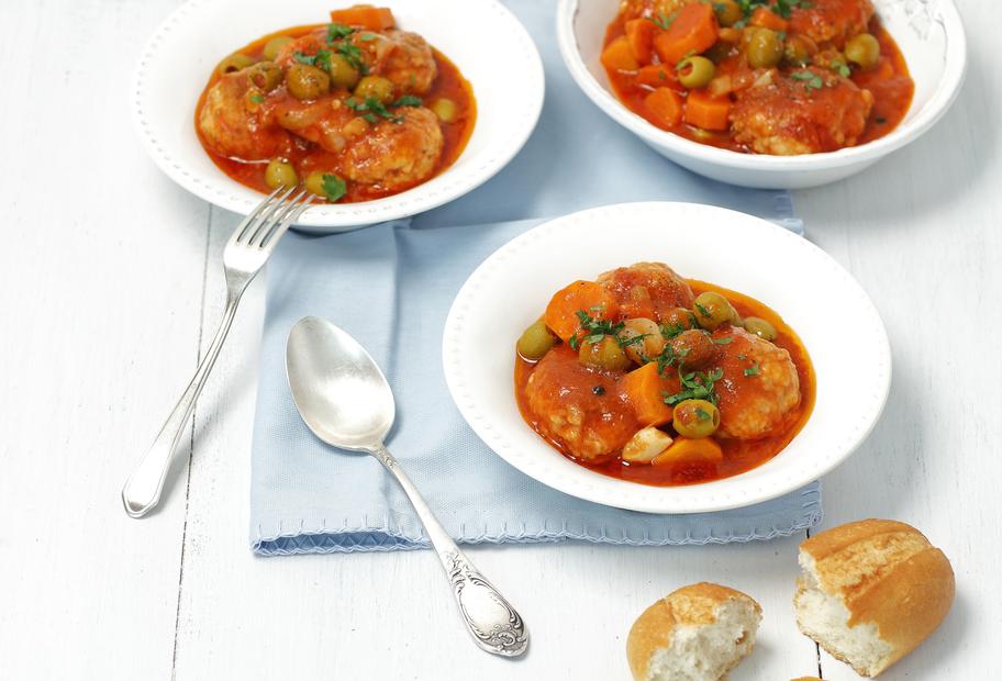 Fleischbällchen in Tomatensoße