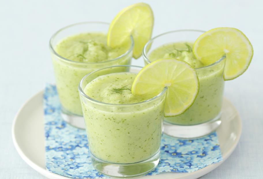 Kalte Gurken-Apfel-Suppe mit Limette