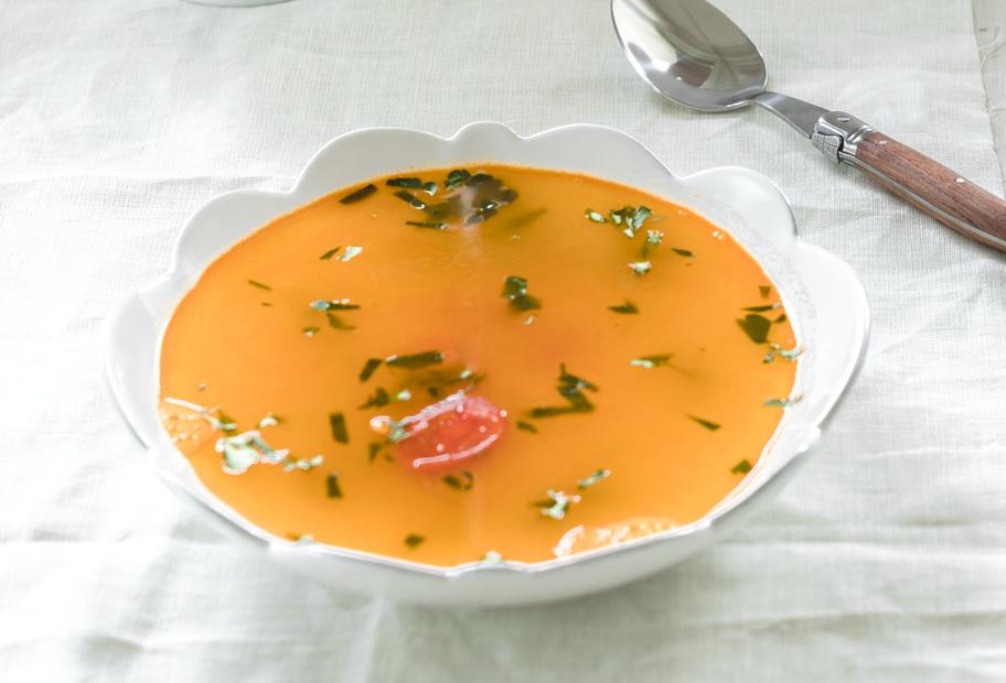 Klare Tomatensuppe