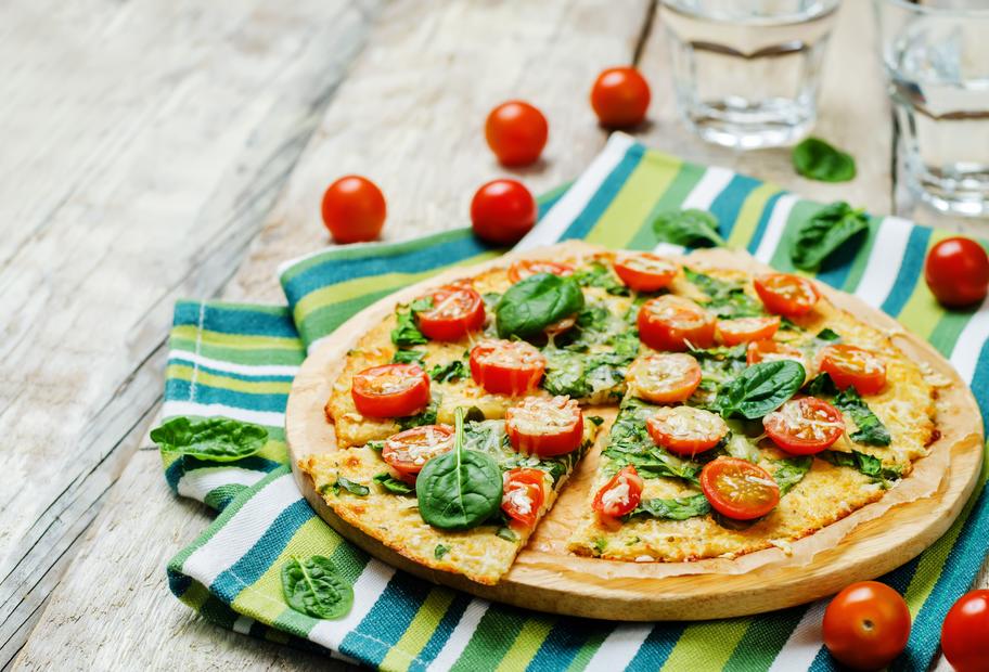 Low Carb Tomaten-Spinat-Pizza
