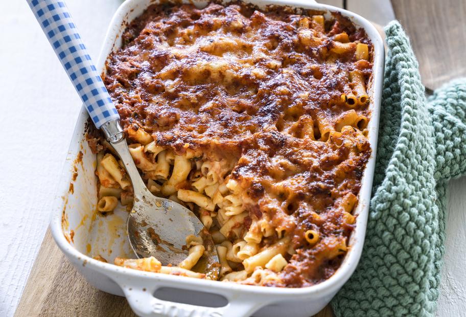 Maccheroni-Auflauf mit Tomatensoße