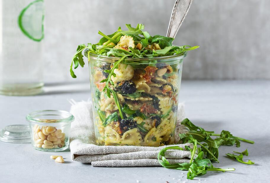Italienischer Nudelsalat mit Mozzarella