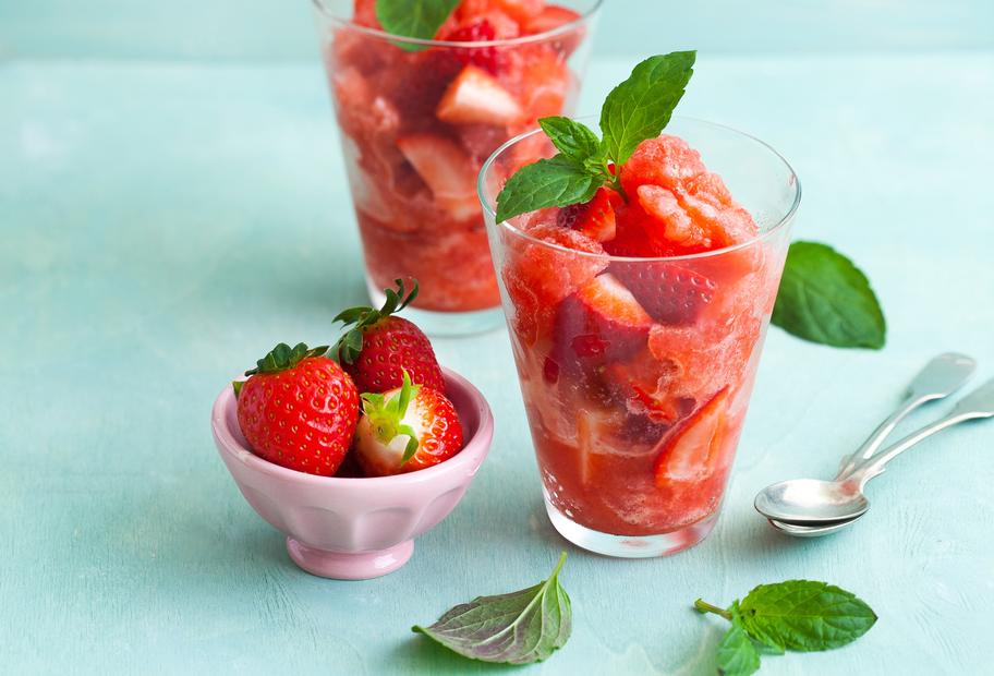 Erdbeergranita mit Aperol