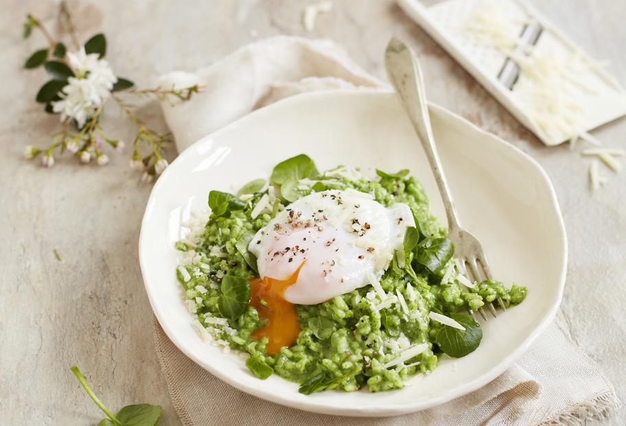 Risotto von Brunnenkresse mit pochiertem Ei