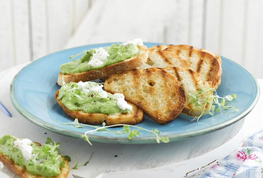 Crostini mit Zucchinipüree