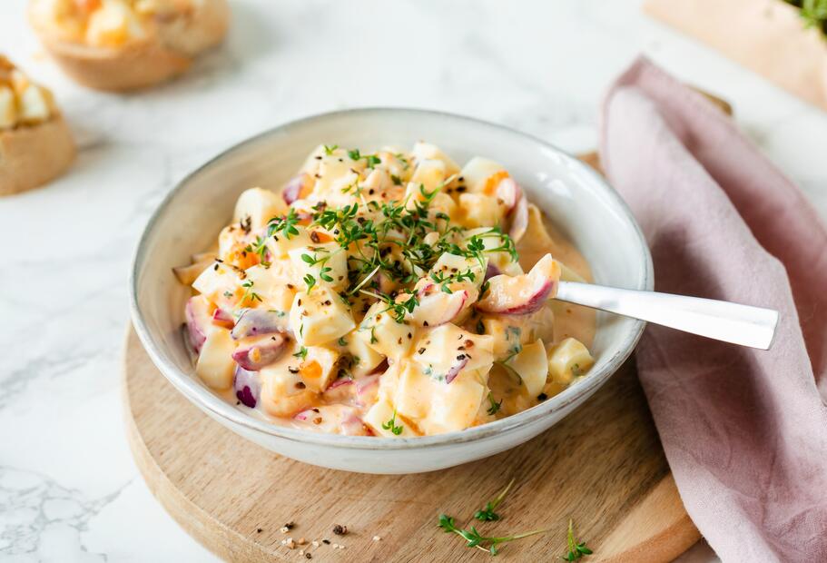Eiersalat mit Joghurt-Mayonnaise-Dressing
