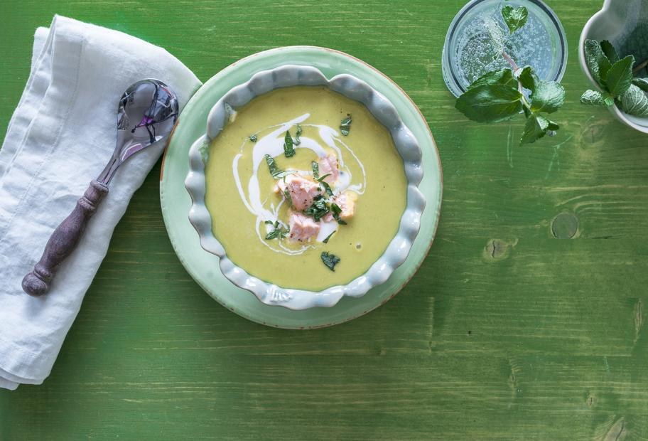 Erbsensuppe mit Lachs