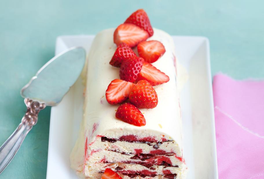 Erdbeer-Semifreddo mit Schokolade