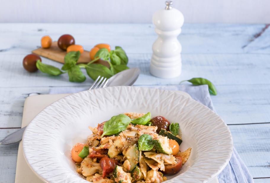 Farfalle mit Tomaten-Cashew-Pesto