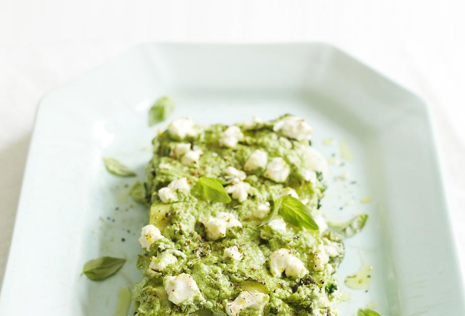 Grüne Pesto-Lasagneplatten mit Fisch