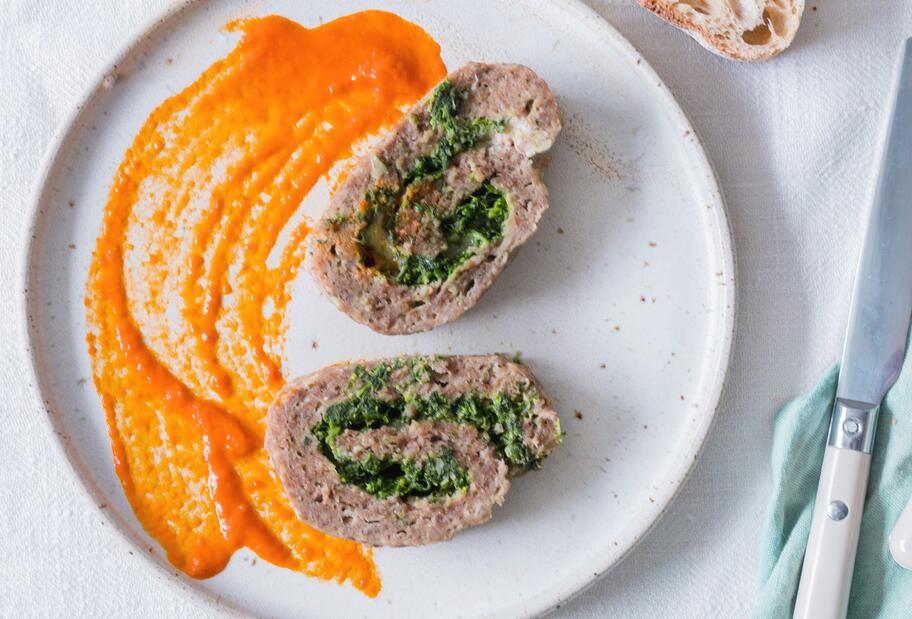 Gefüllter Hackbraten mit Paprikasoße