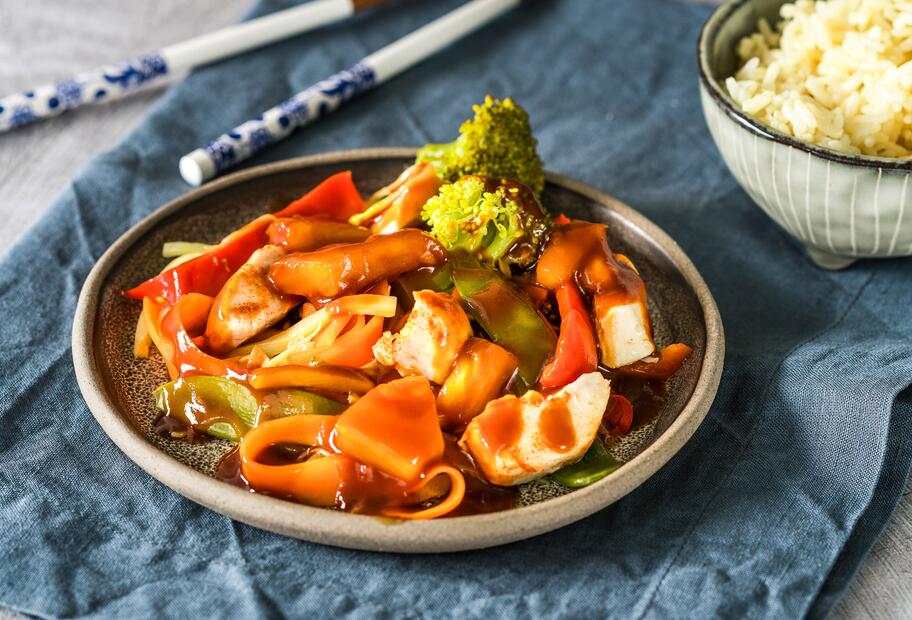Hähnchen süßsauer mit Gemüse und Reis