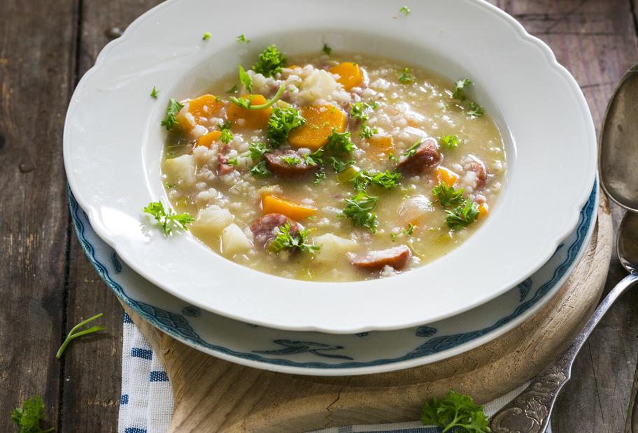 Herbstliche Graupensuppe