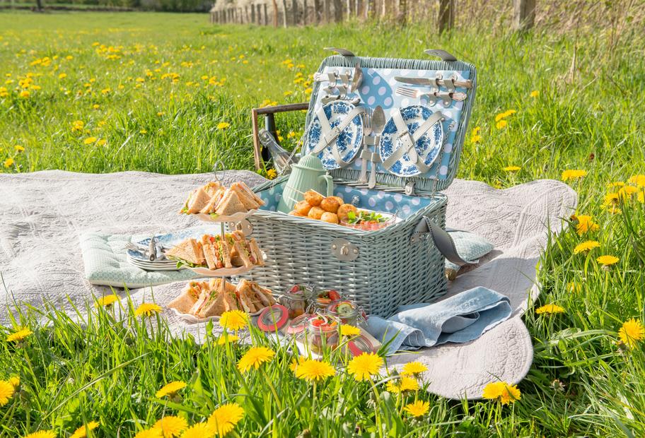 Hirse-Kartoffel-Spieße mit Tomatendip