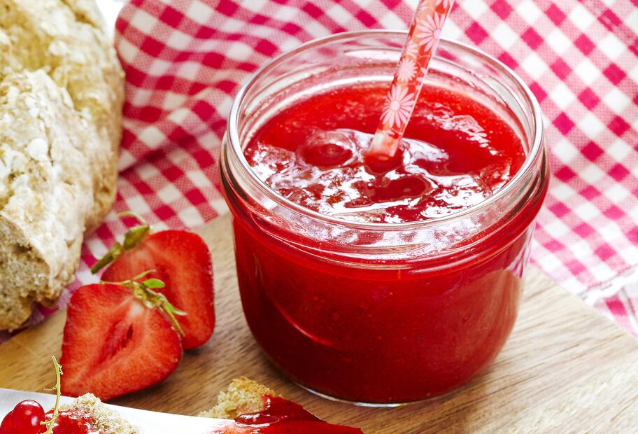 Johannisbeer-Erdbeer-Konfitüre in 1 Minute!