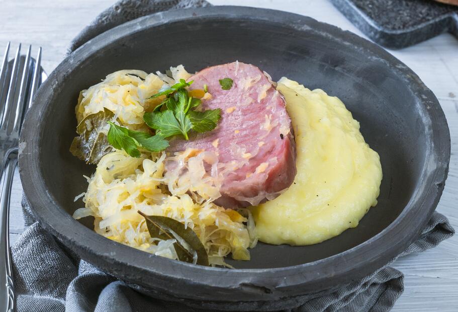Kassler mit Sauerkraut und Kartoffelpüree