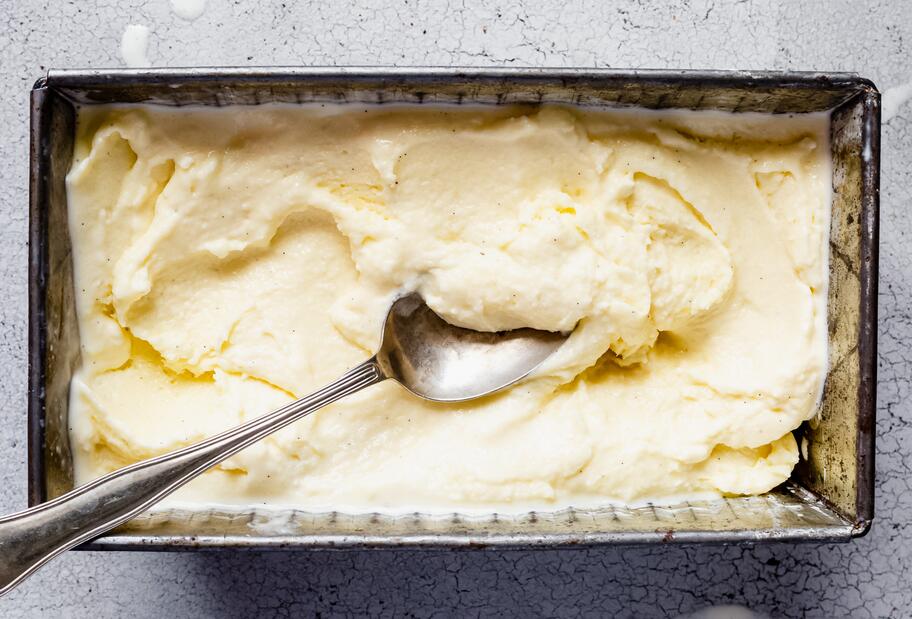 Vanilleeis mit echter Vanille