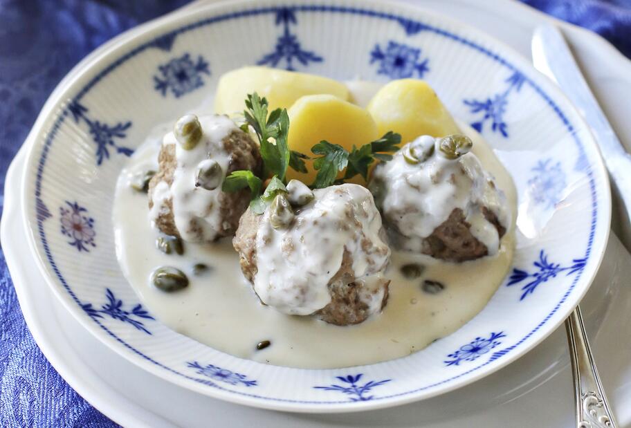 Königsberger Klopse zu Salzkartoffeln