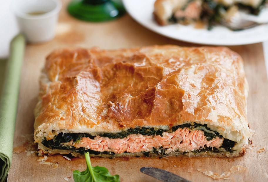 Lachs in Blätterteig mit Spinat