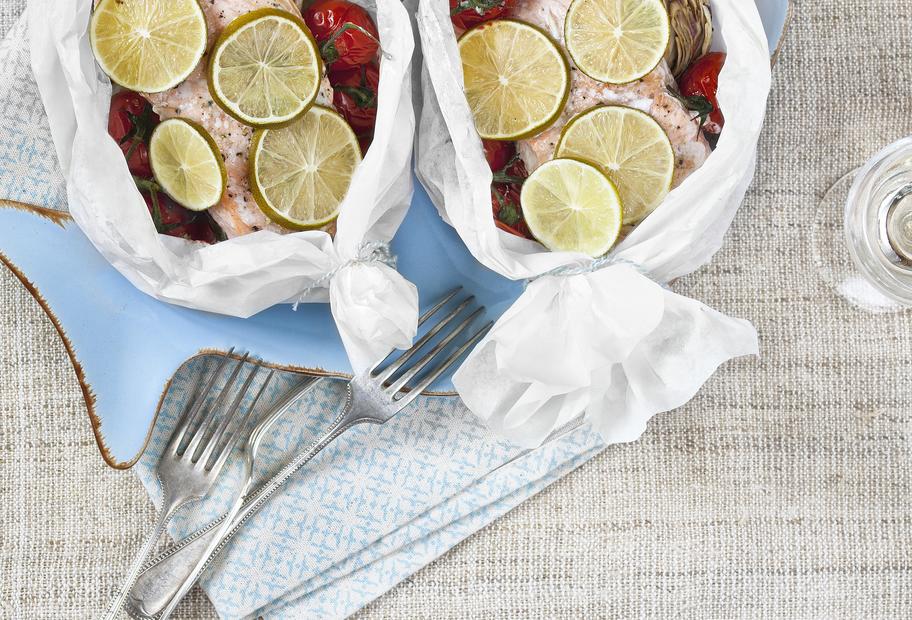 Lachspäckchen mit Kirschtomaten