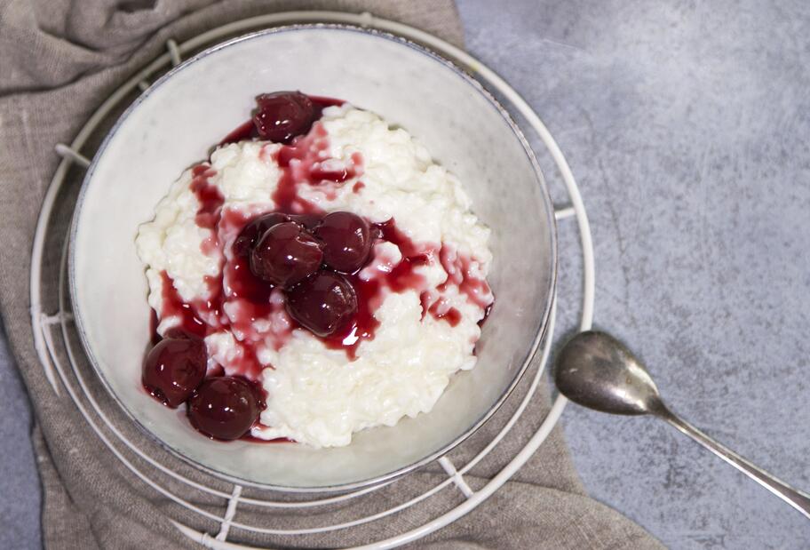 Milchreis mit Kirschsoße