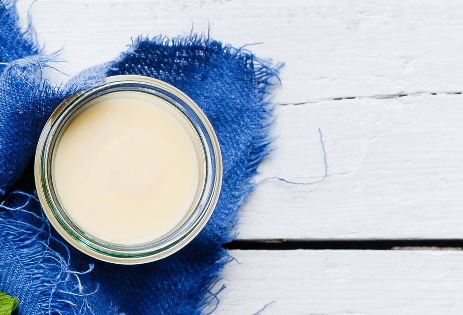 Honig-Crème-double mit Pistazien