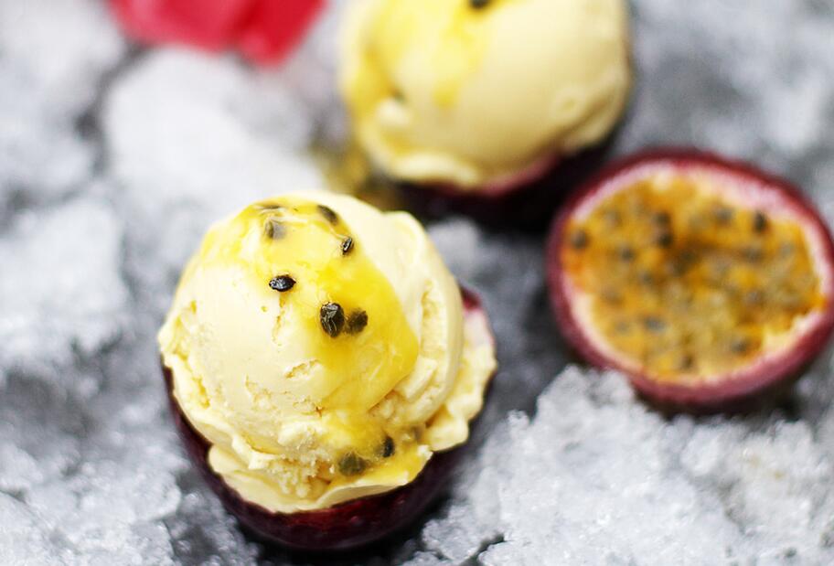 Passionsfrucht-Mascarpone-Eis