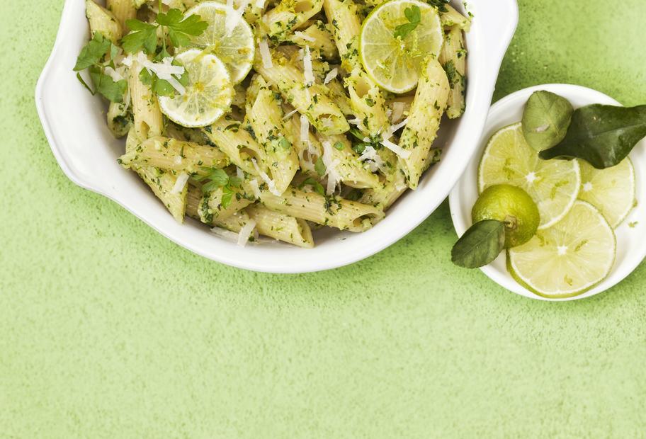 Penne mit Petersilien-Limetten-Pesto