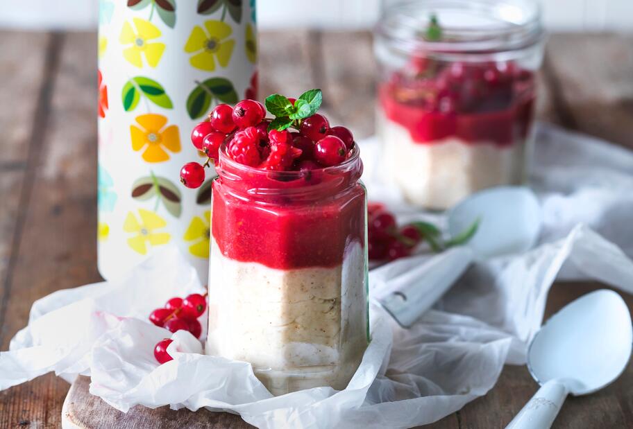 Porridge mit Fruchtsoße