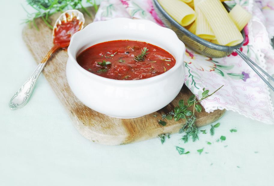 Rigatoni mit Kräutersugo
