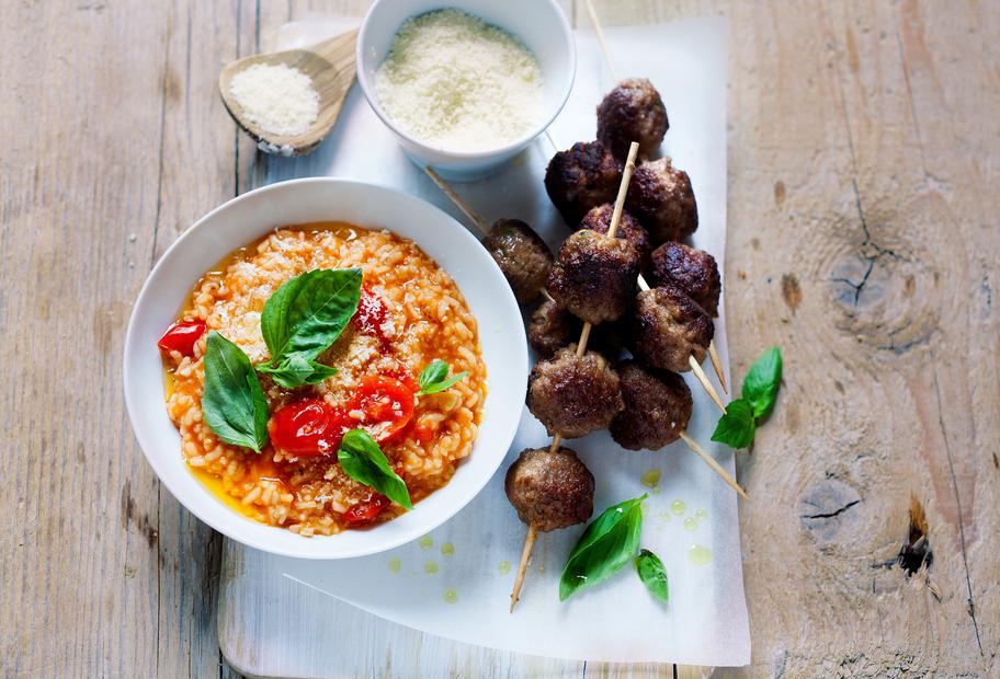 Risotto mit Lammhackspießchen